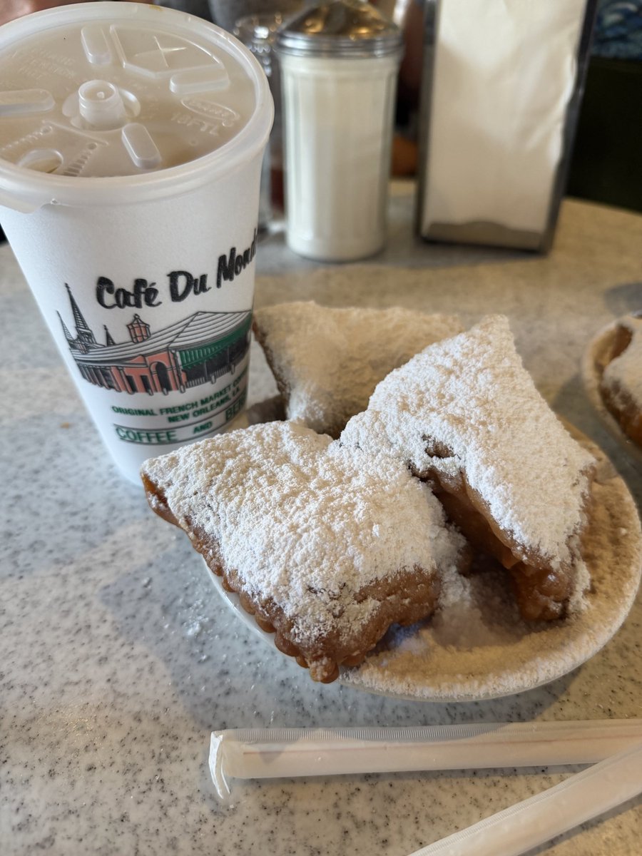 twilightxmoon's tweet photo. i am in nola https://t.co/9DhCFV3xmU
