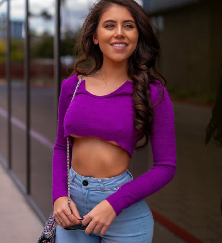 V. I. O. L. E. T B. R. A. N. D. A. N. I tweet media