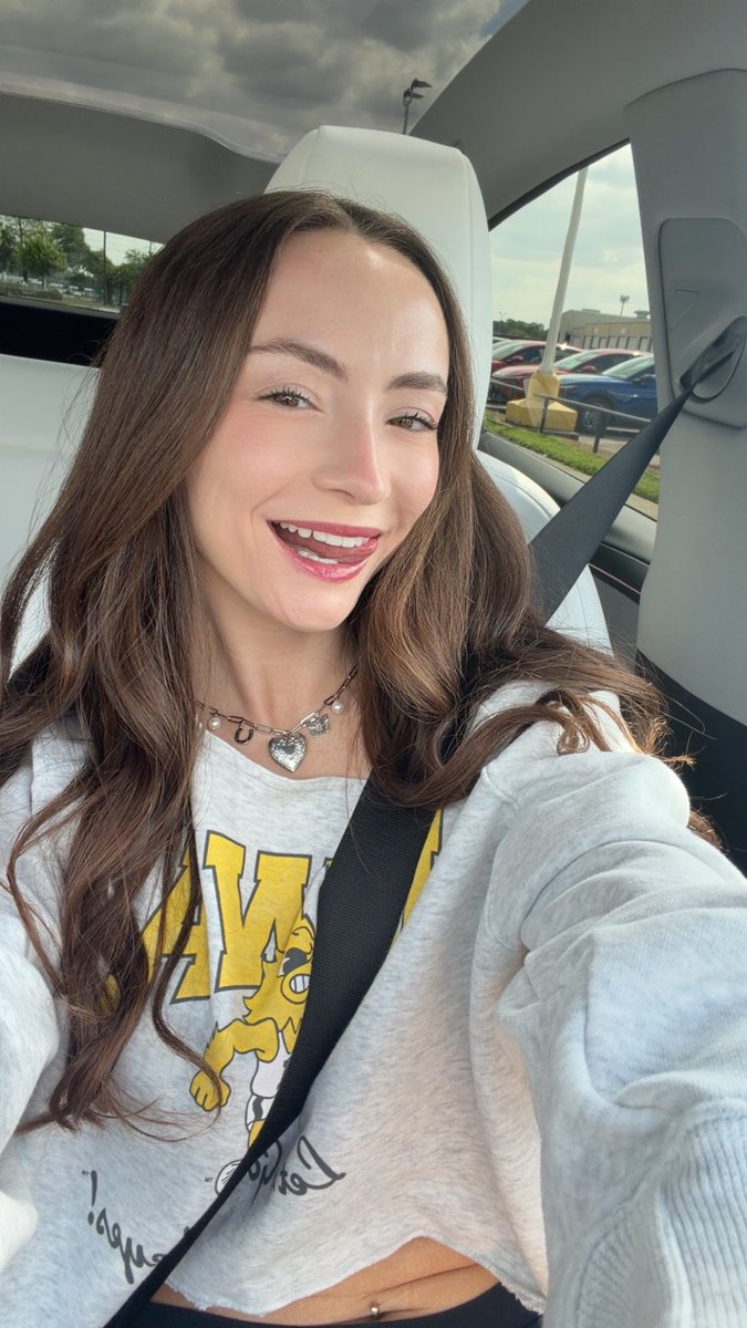 Cayla Bri tweet media