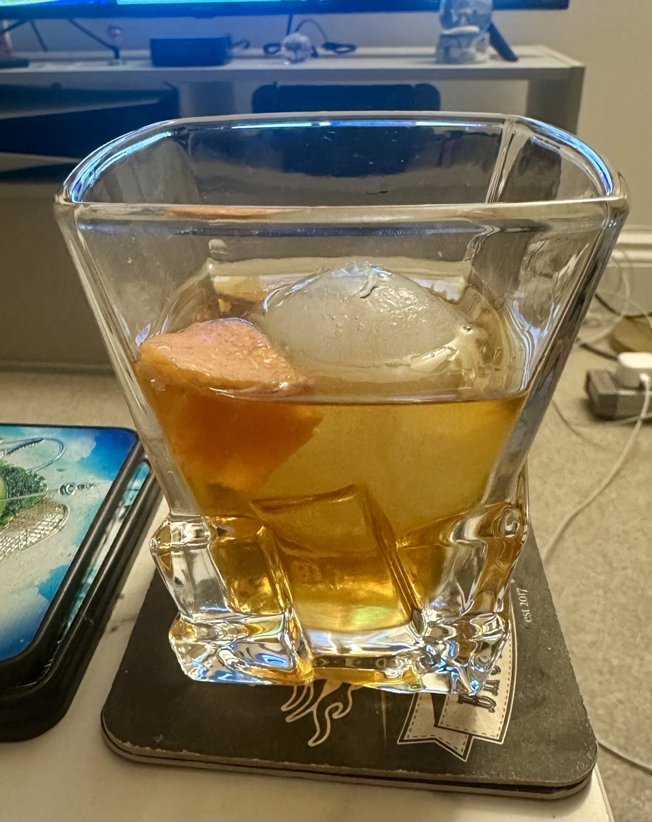 JayWar96's tweet photo. Friday night, cocktail night! ❤️🍹 https://t.co/Elo87G4nYN