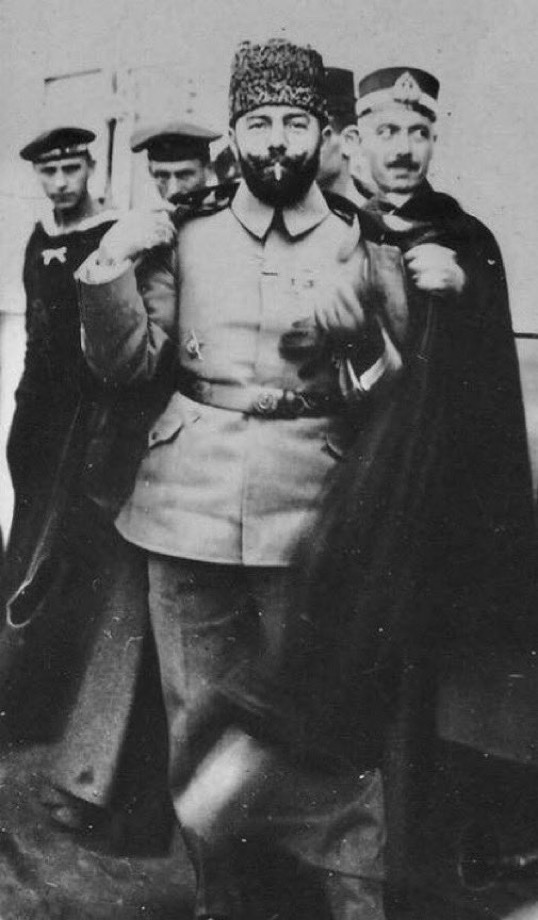 FiiTarih tweet media