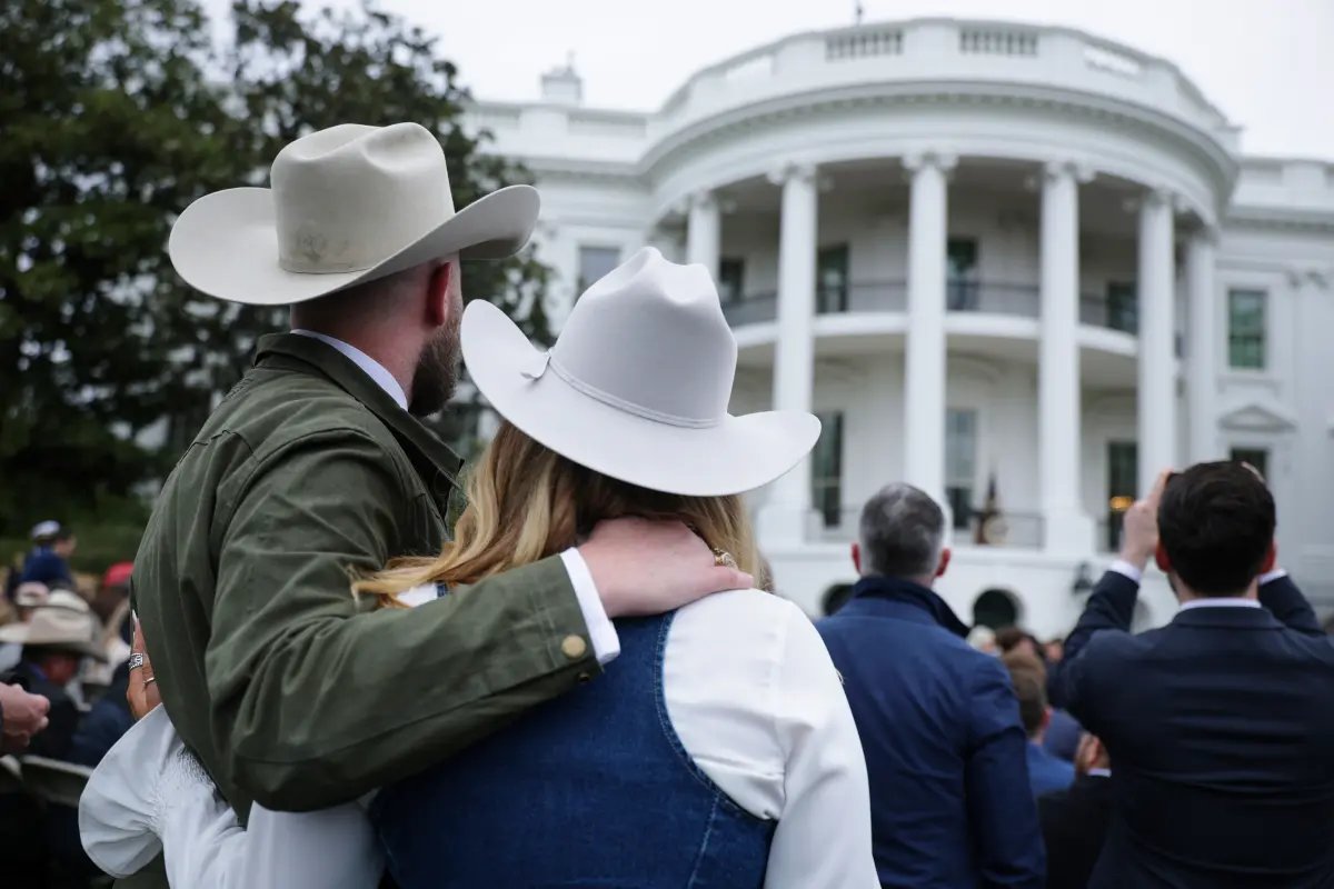 Mario Nawfal tweet media