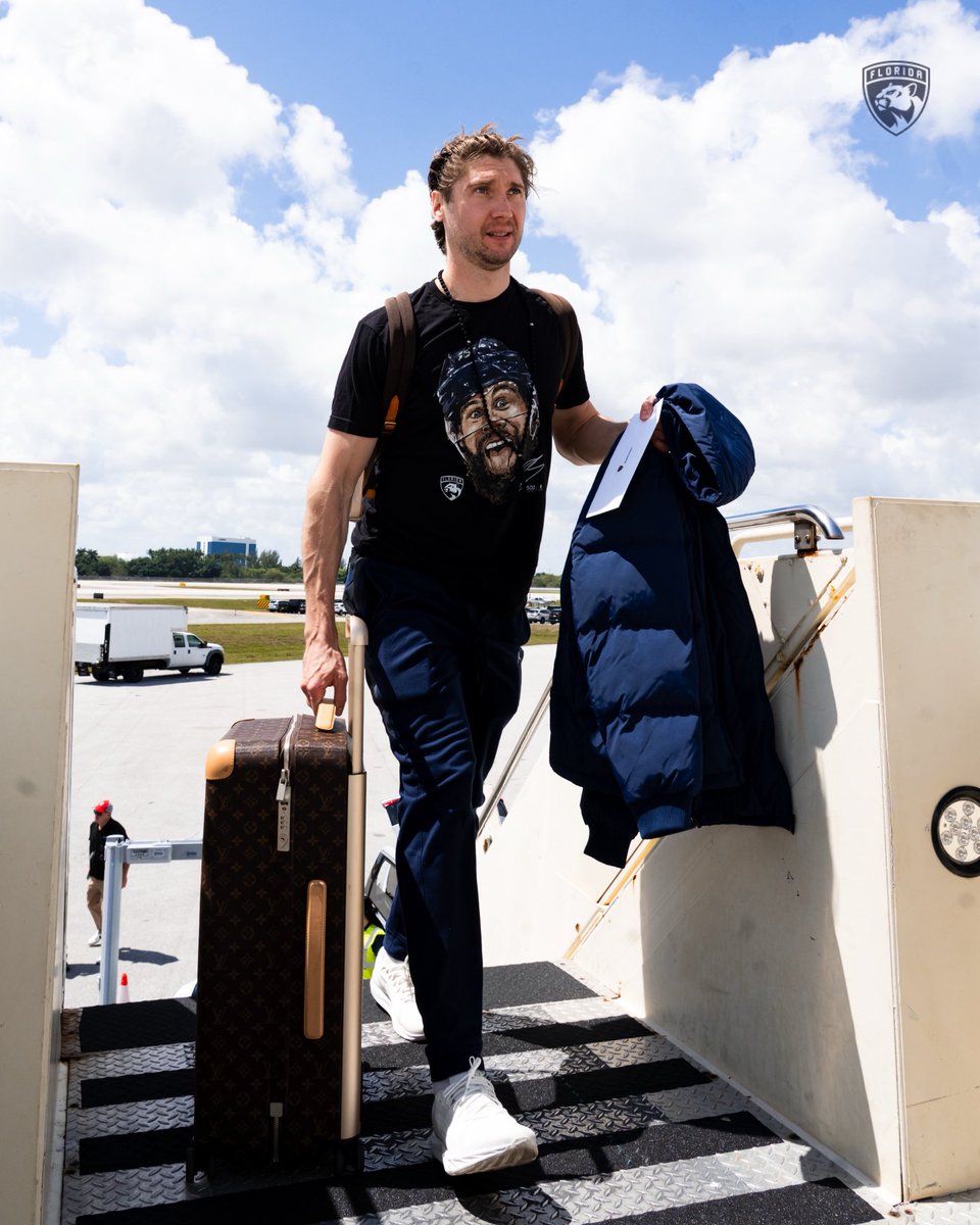 Big fan of Bobby’s plane fit 🤪