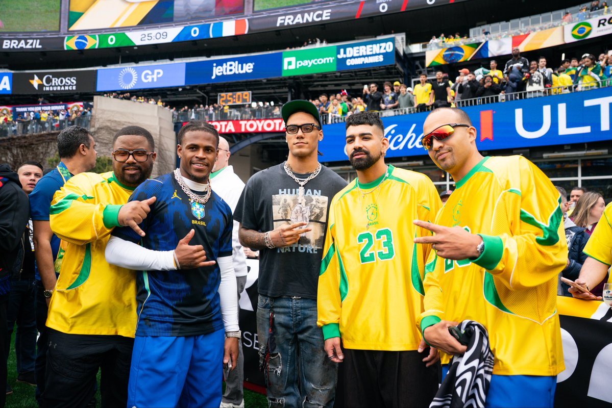 Gillette Stadium tweet media