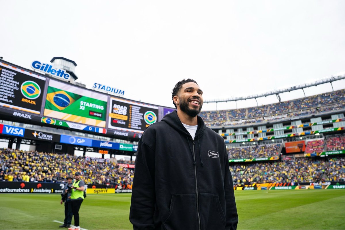 Gillette Stadium tweet media