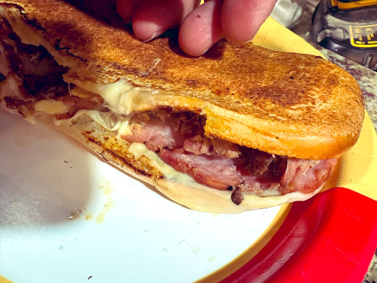 jaymartinez1973's tweet photo. #Good #Food #Foodie #Lunch #Friday #Cuben #Sandwhich Today for lunch I made me my version of a Pressed Cuban Sandwich and my goodness it was delicious 😋 Ham, pulled pork, mustard, pickles and thin slice of Swiss cheese https://t.co/ag3H2uYgK0