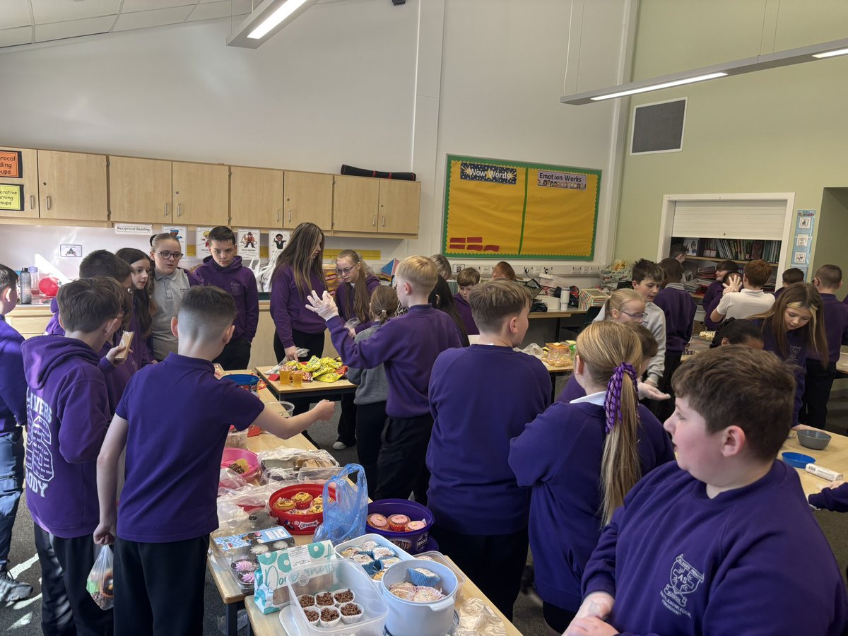 MrsP7b's tweet photo. Thank you to all our wonderful parents and staff @ASP180  for the sweet donations today. 🍰 🍫 🍭 We worked so hard to earn a fabulous amount of money towards our school trip. I am so proud of all of these kids today for their hard work! 👏🏻 👏🏻 https://t.co/2XuE9NoxYw