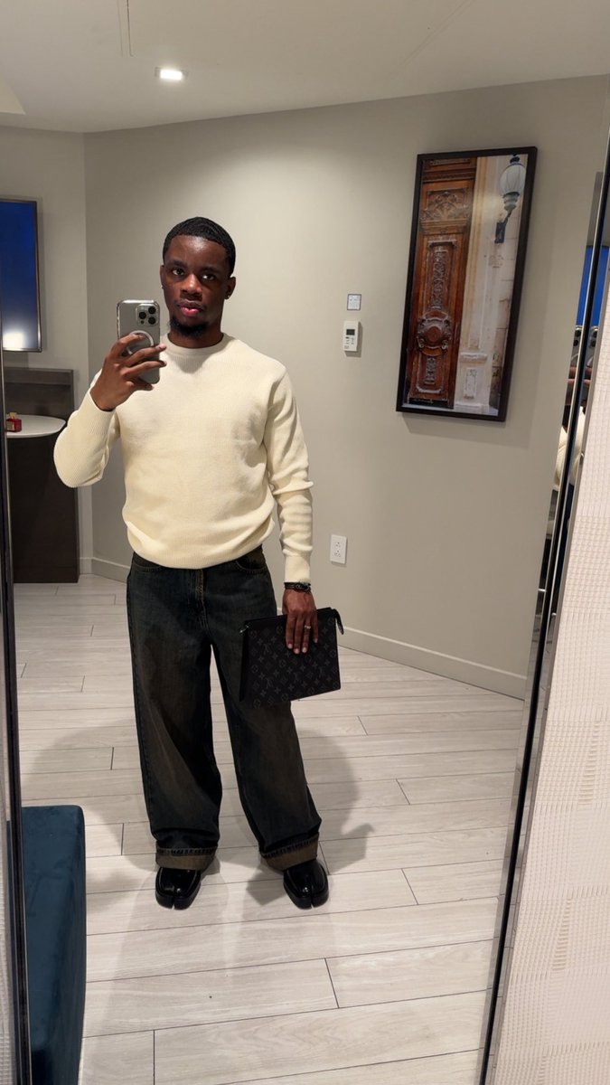 THEKINGHIMSELF tweet media