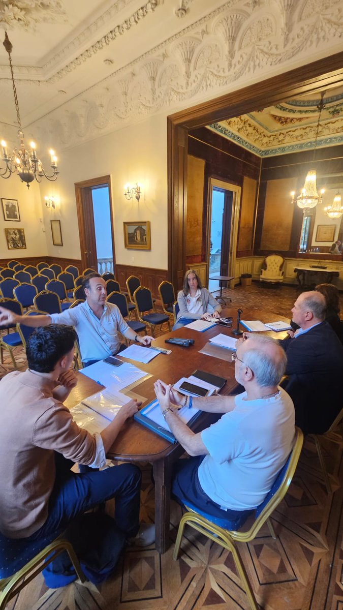 claudia gabriela tweet media