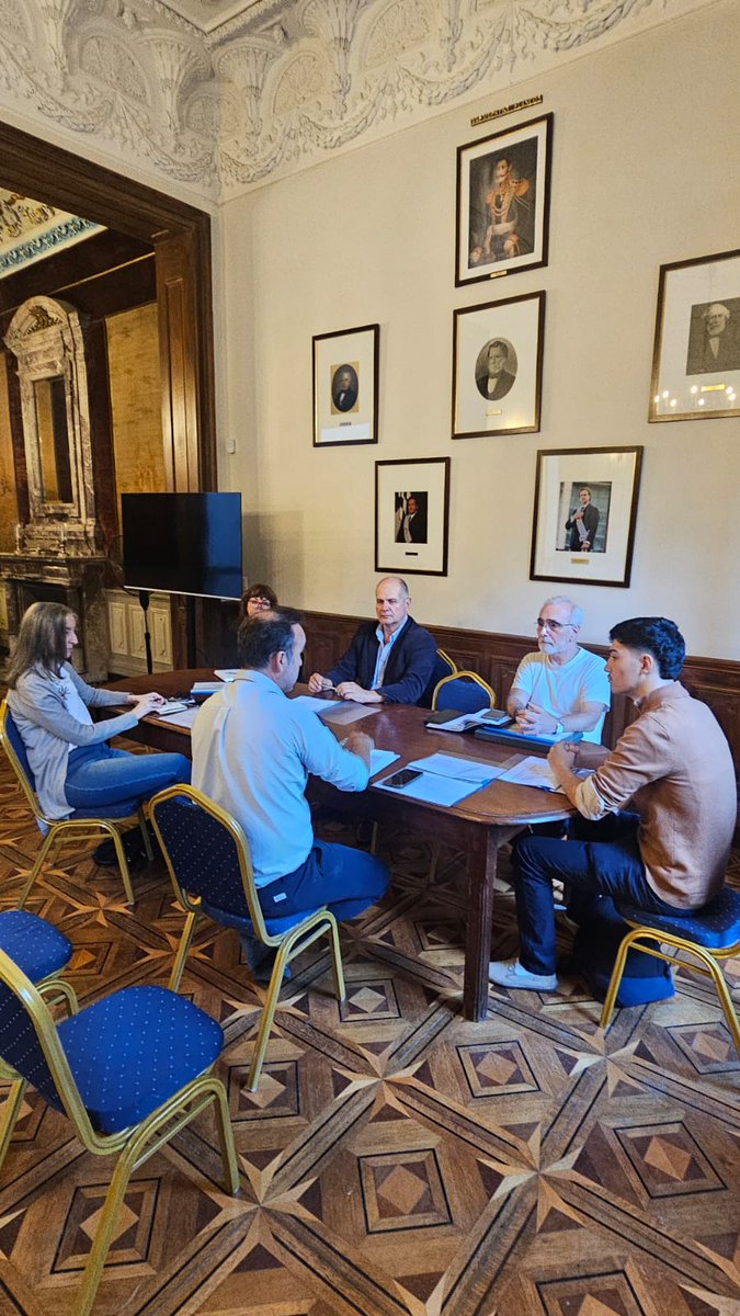 claudia gabriela tweet media