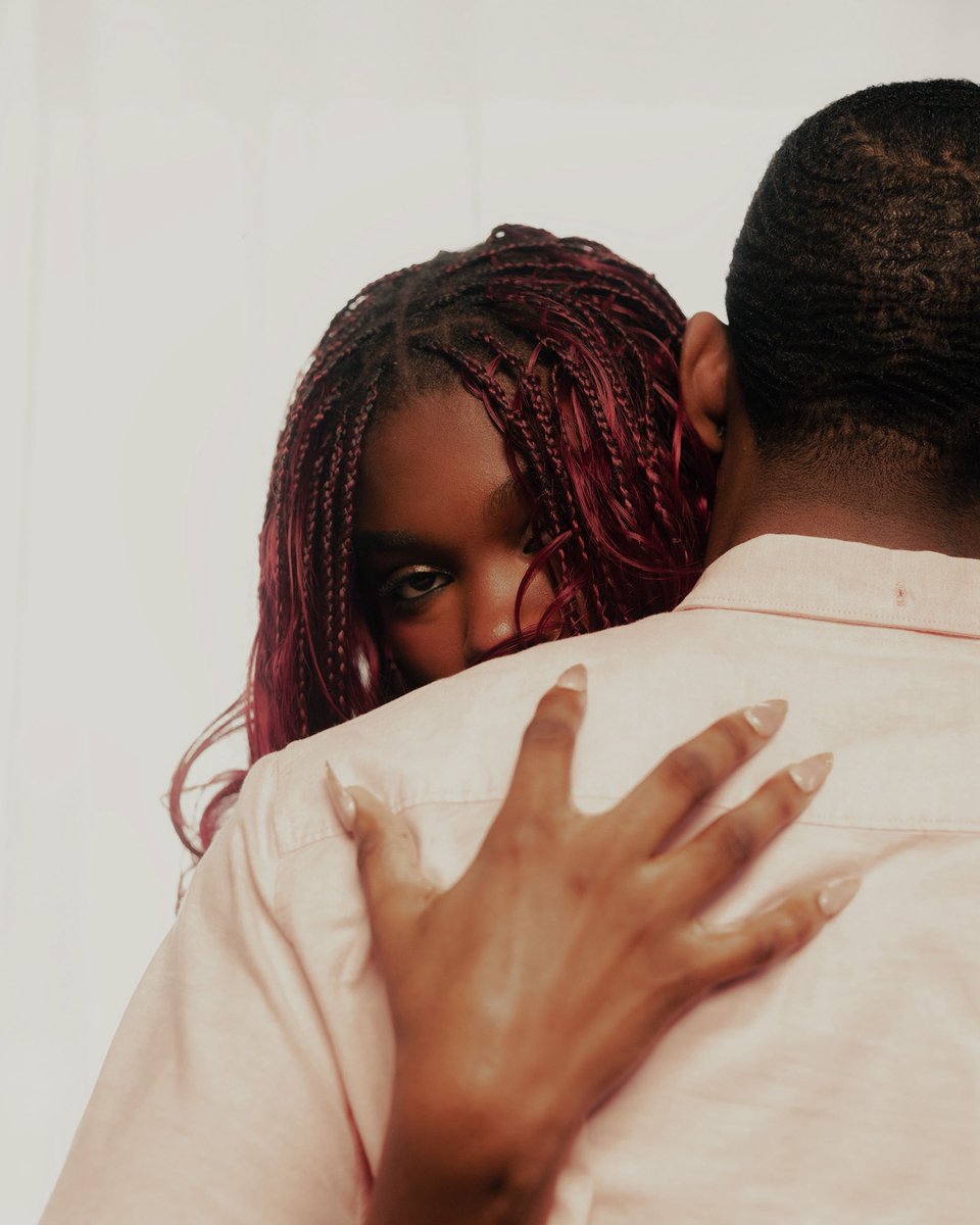 Theboyfromafric's tweet photo. “TO LOVE IS TO RISK” A cinematic editorial exploring the art of the Femme Fatale. He thought it was passion; she knew it was a trap.

Creative Direction: @tofa.the.pusher 
Photo: @iamchichebe 
Stylist: @styledbyshamaki https://t.co/raQer2vimP
