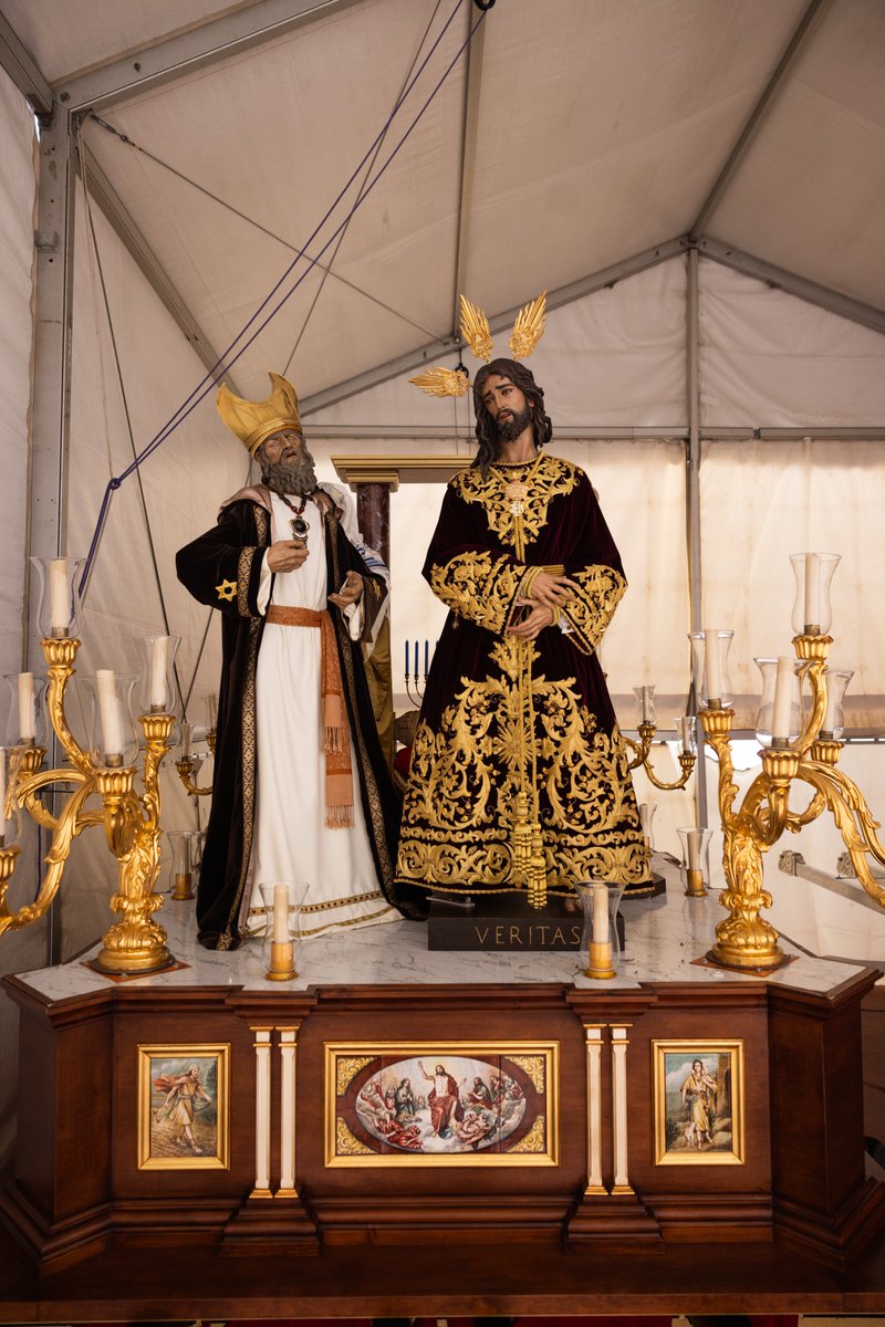 #Carranque26 | 𝗡𝘂𝗲𝘀𝘁𝗿𝗼 𝗣𝗮𝗱𝗿𝗲 𝗝𝗲𝘀ú𝘀 𝗱𝗲 𝗹𝗮 𝗩𝗲𝗿𝗱𝗮𝗱 𝗮𝗻𝘁𝗲 𝗖𝗮𝗶𝗳á𝘀 𝗲𝗻 𝘀𝘂 𝘁𝗿𝗼𝗻𝗼 𝗽𝗿𝗼𝗰𝗲𝘀𝗶𝗼𝗻𝗮𝗹. 

Nuestro Amantísimo Titular luce ataviado por su vestidor, D. Pedro Gómez.

📷: @lmfotoscofrades

#CofradíasMLG