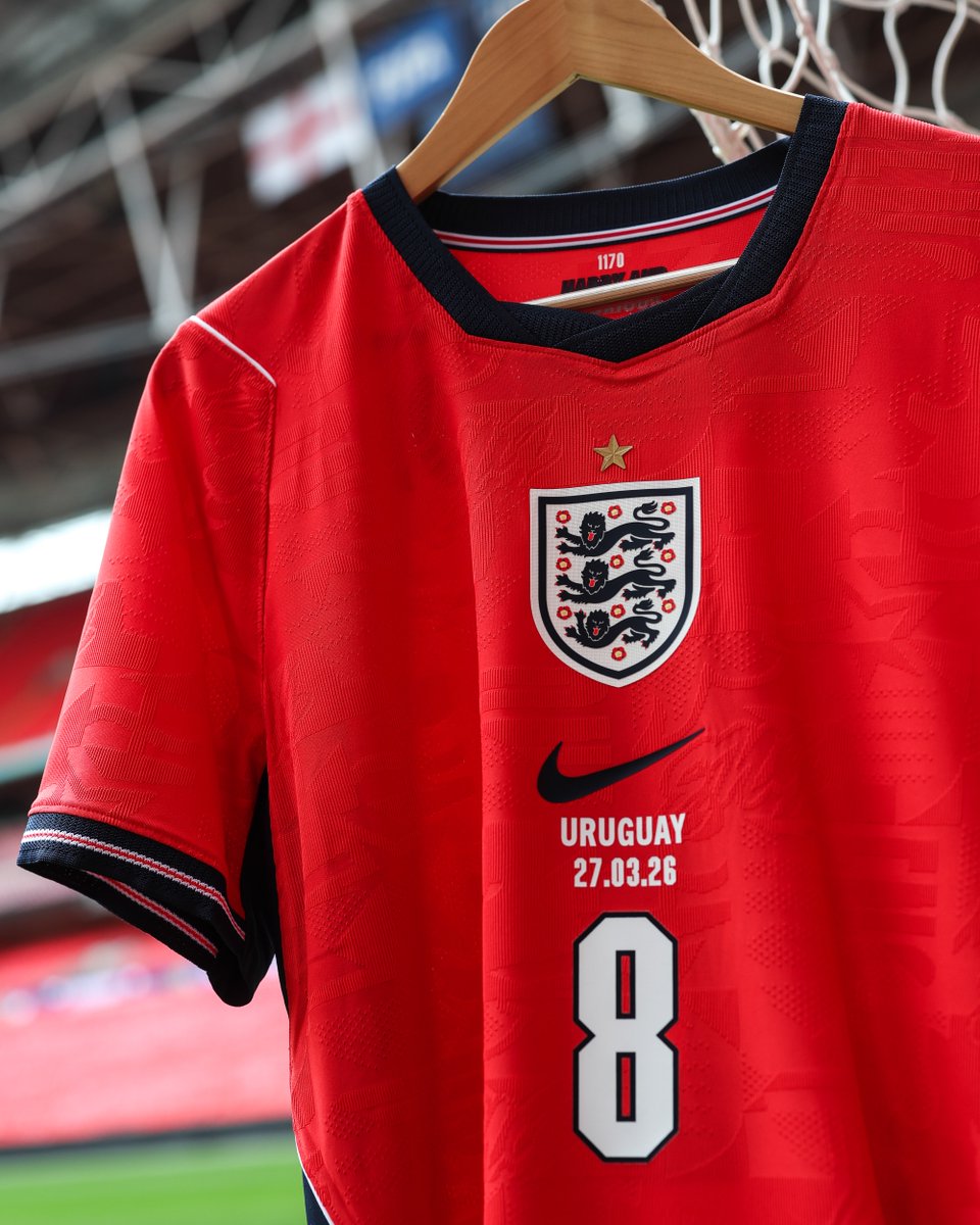 TigresJersey's tweet photo. El debut del uniforme @nikefootball de visita de @England, los creadores del deporte… Y del detalle de partido.
Así sin más. Rival, fecha. Quizá sólamente incluir el Estadio o la Ciudad. No más. Nada de logos, que si es de ida, vuelta, torneo, liga, etcétera.
#matchdetail https://t.co/JTIzNEB7s4