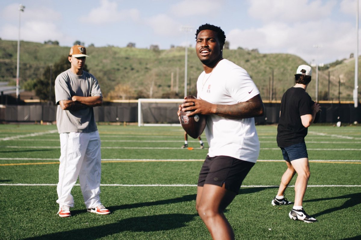 𝕁𝔻𝟞💫 tweet media