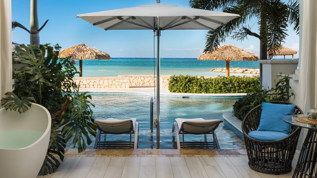 honeymoonscom's tweet photo. Ignite your romance at Sandals Montego Bay, the adults-only, all-inclusive original with Jamaica's largest private white-sand beach and an iconic overwater bar for sunset cocktails. Reopening May 30, 2026—mere minutes from the airport! https://t.co/amIa98WxXT https://t.co/NBvgVcLLPt