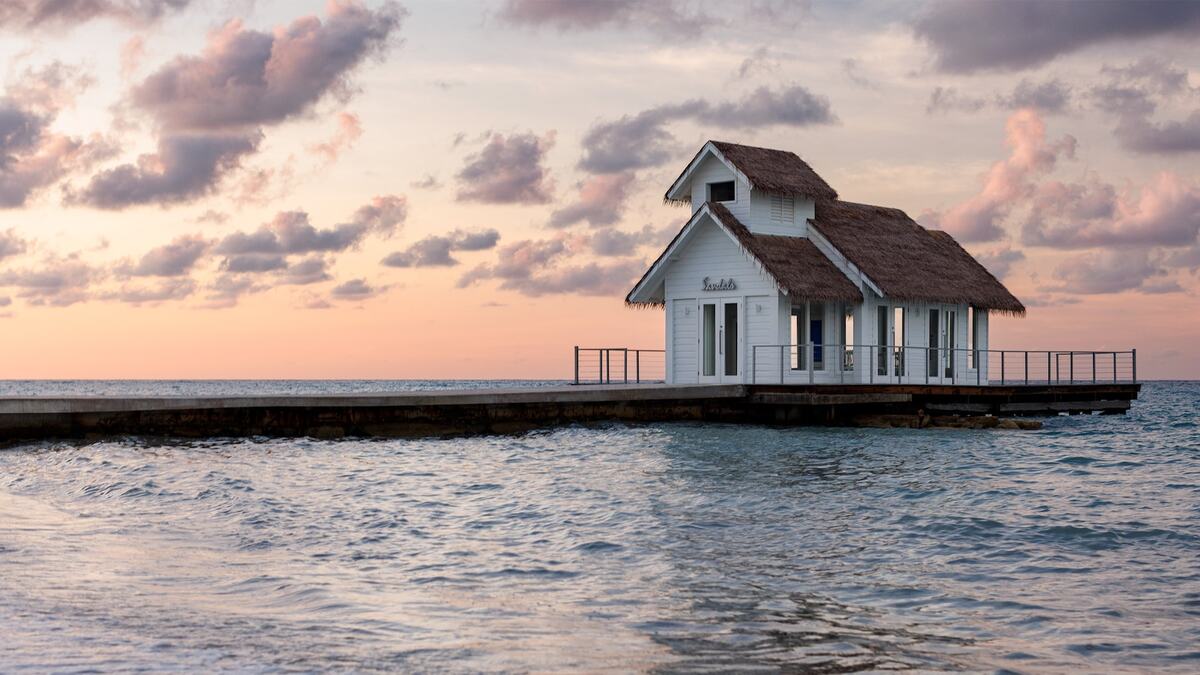 honeymoonscom's tweet photo. Ignite your romance at Sandals Montego Bay, the adults-only, all-inclusive original with Jamaica's largest private white-sand beach and an iconic overwater bar for sunset cocktails. Reopening May 30, 2026—mere minutes from the airport! https://t.co/amIa98WxXT https://t.co/NBvgVcLLPt