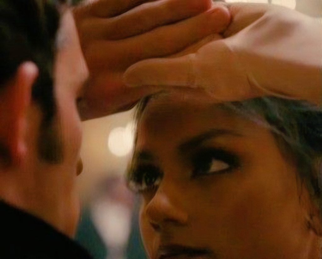 Her eyes have always spoken for her 💜✨️👑✨️