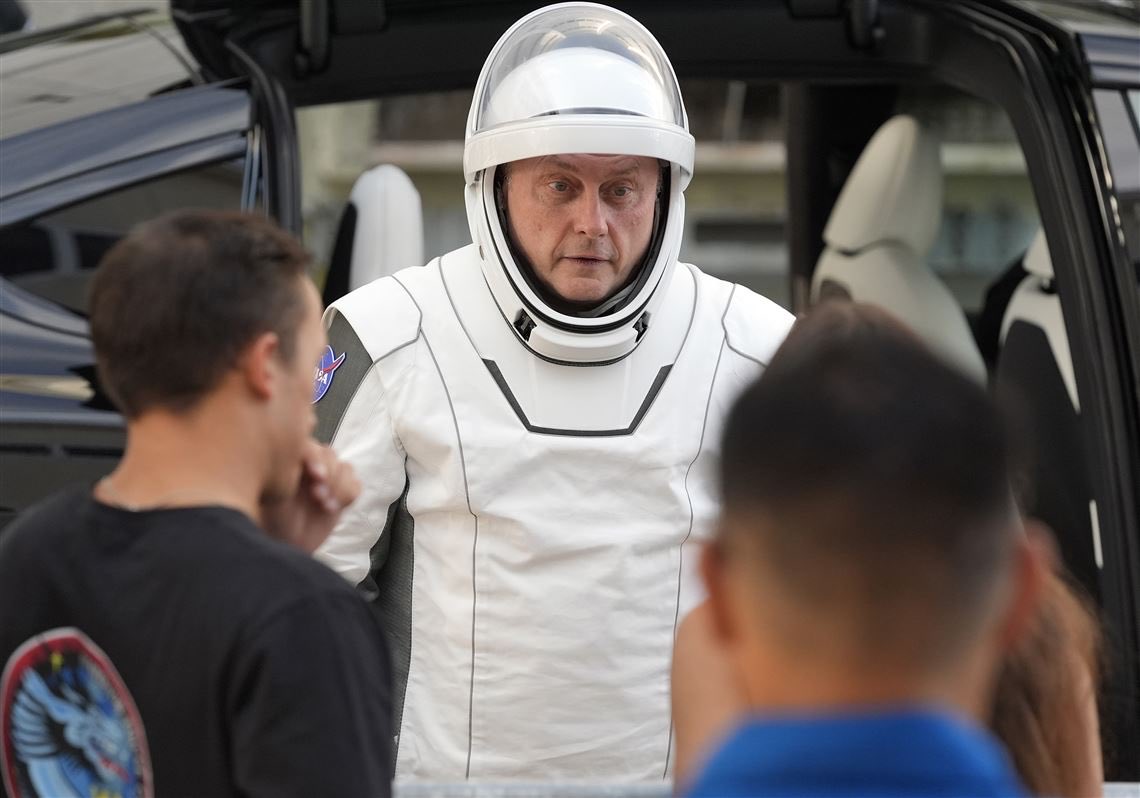 Latest in space tweet media