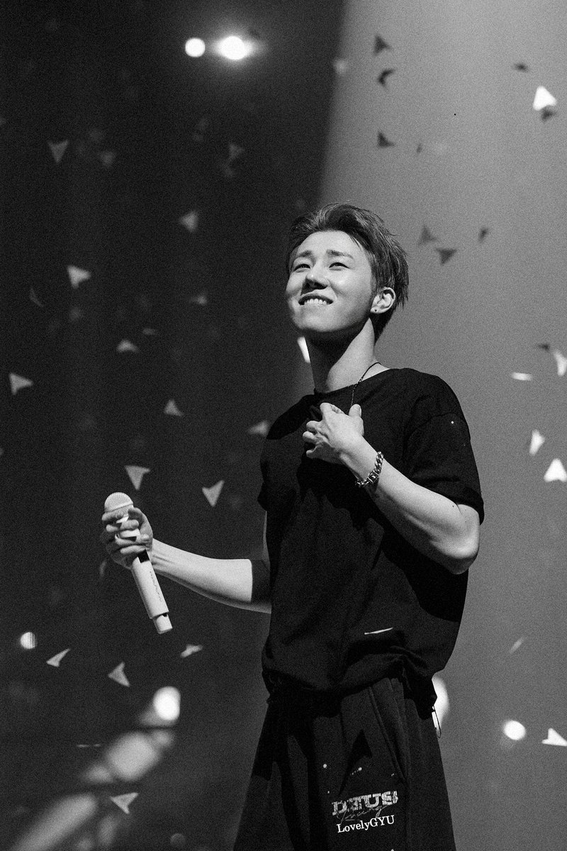 RxFoe's tweet photo. 260327 KIMSUNGKYU  LIVE
LV4: LEAP TO  VECTOR

유난히 맑던 그날
고요한 햇살이 되어 
떠나간 이들의 추억 속에서
영원토록 있어줘 https://t.co/KrpK1mw15C