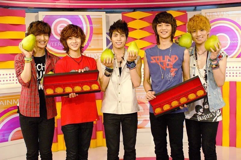 hourly rare shinee tweet media