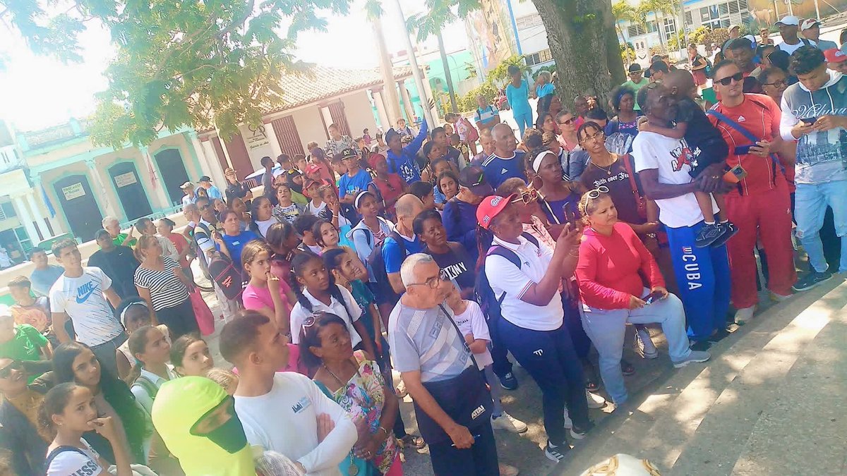 Con inmensa alegría, #PinardelRío recibió a Leyanis Pérez Hernández, nuestra Campeona Mundial en Triple Salto. Bienvenida!!!  #Cuba