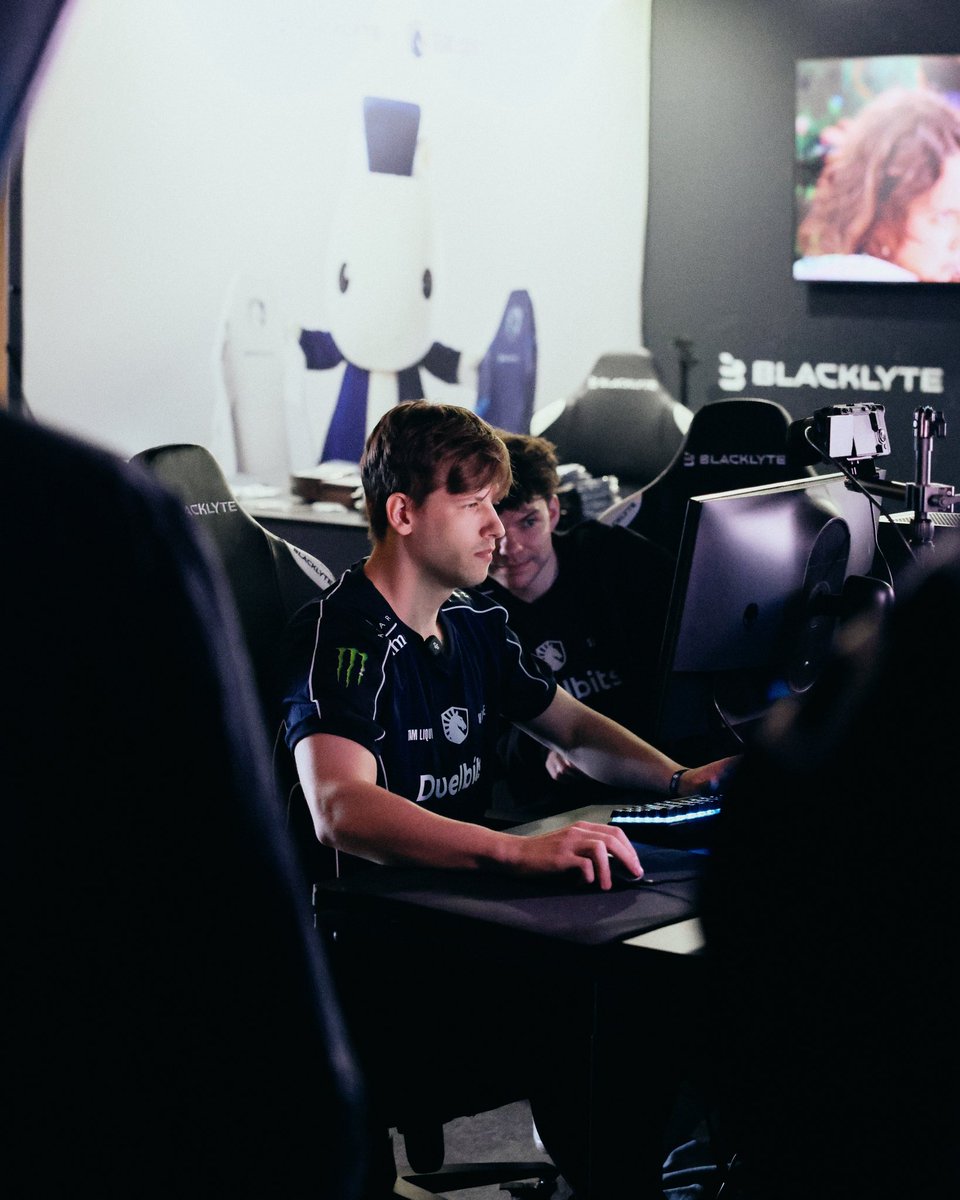 Blacklyte tweet media