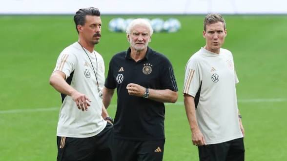 DaKni1's tweet photo. Die einzigen, die uns vor einer weiteren WM Blamage retten können… #SUIGER https://t.co/ZSHoaUSZLZ