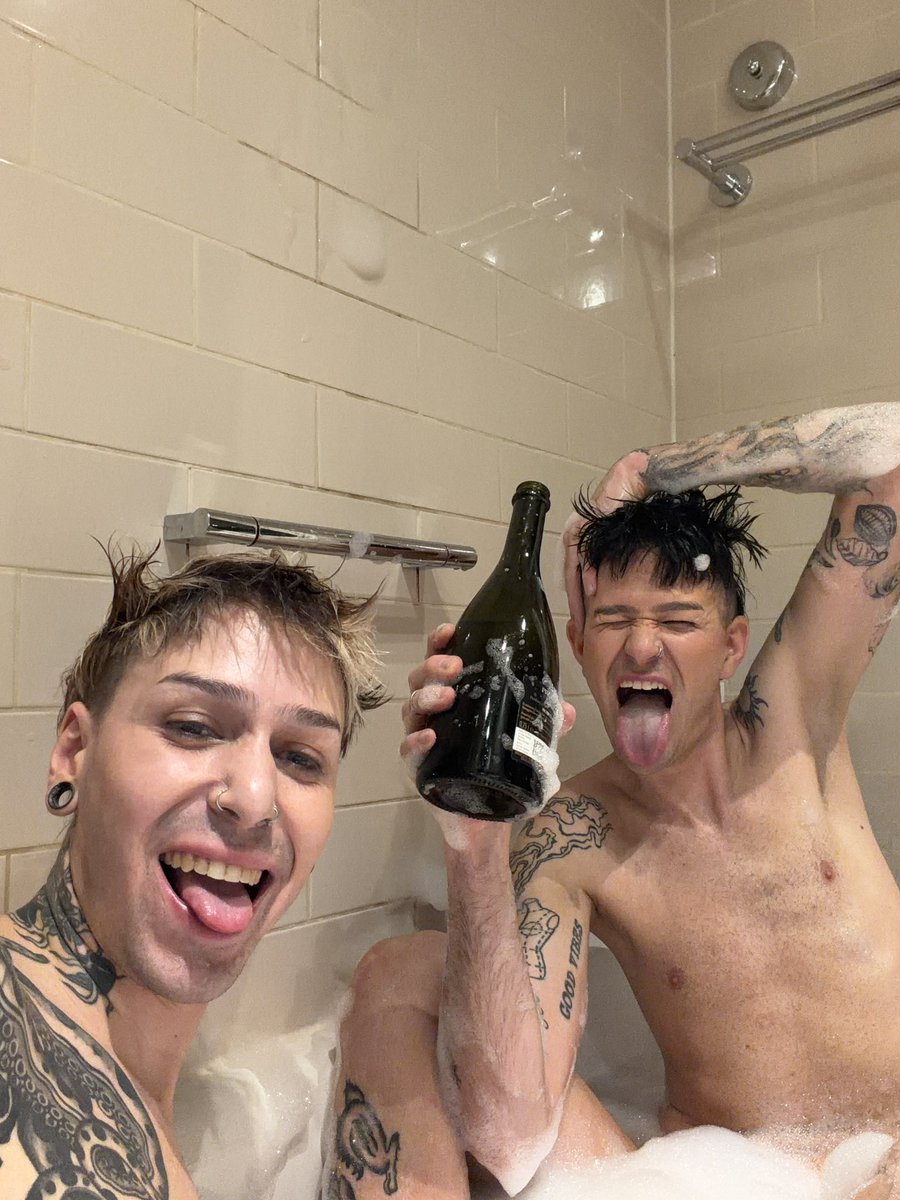 Discord Addams tweet media