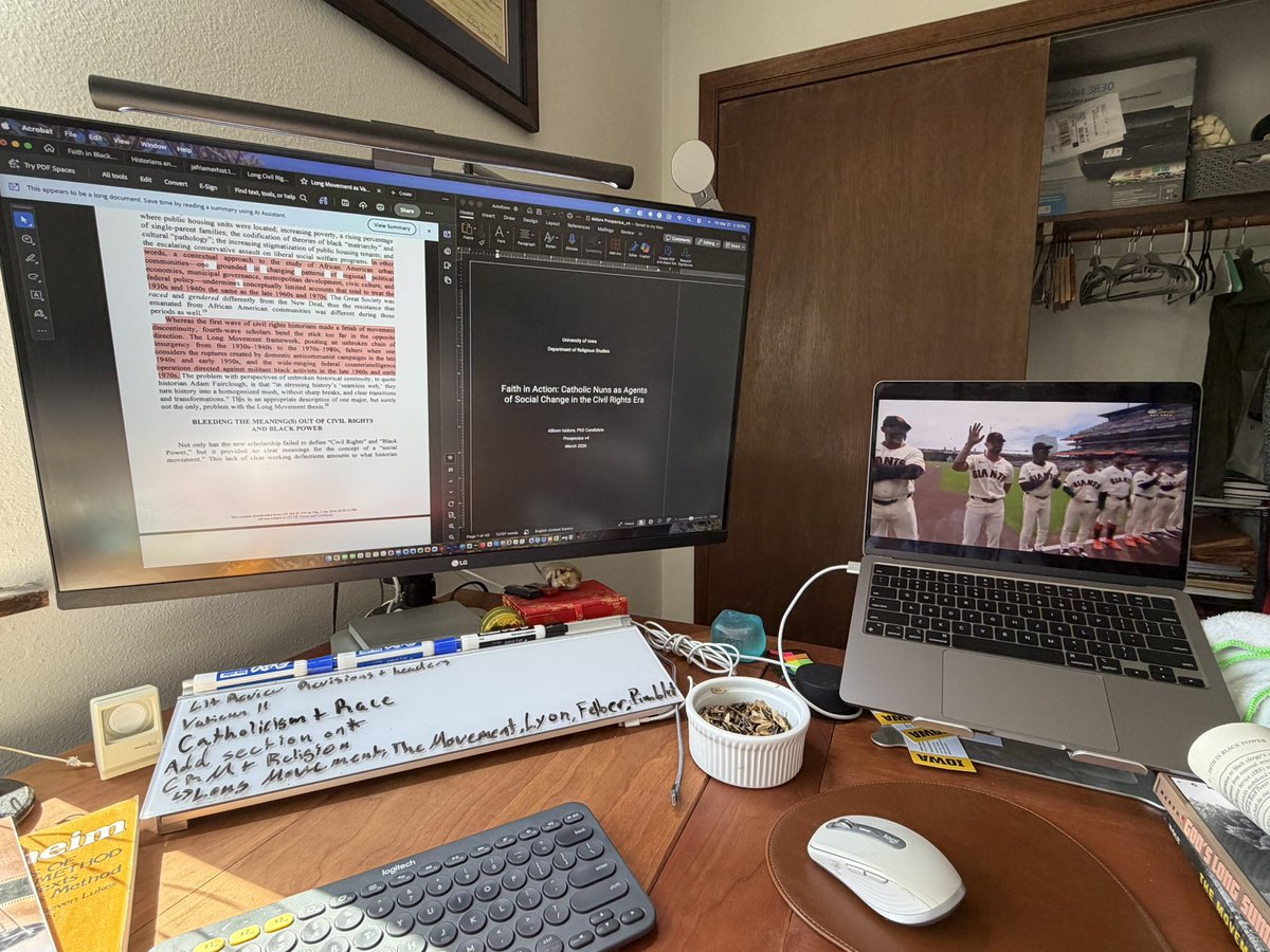 AllisonIsidore1's tweet photo. Even though it’s a writing day, baseball is back baby! https://t.co/QSGIMSS5Fc