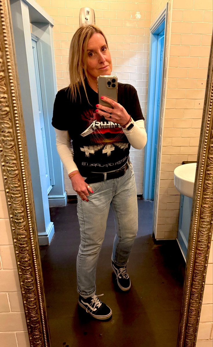 Cat 🏴 tweet media