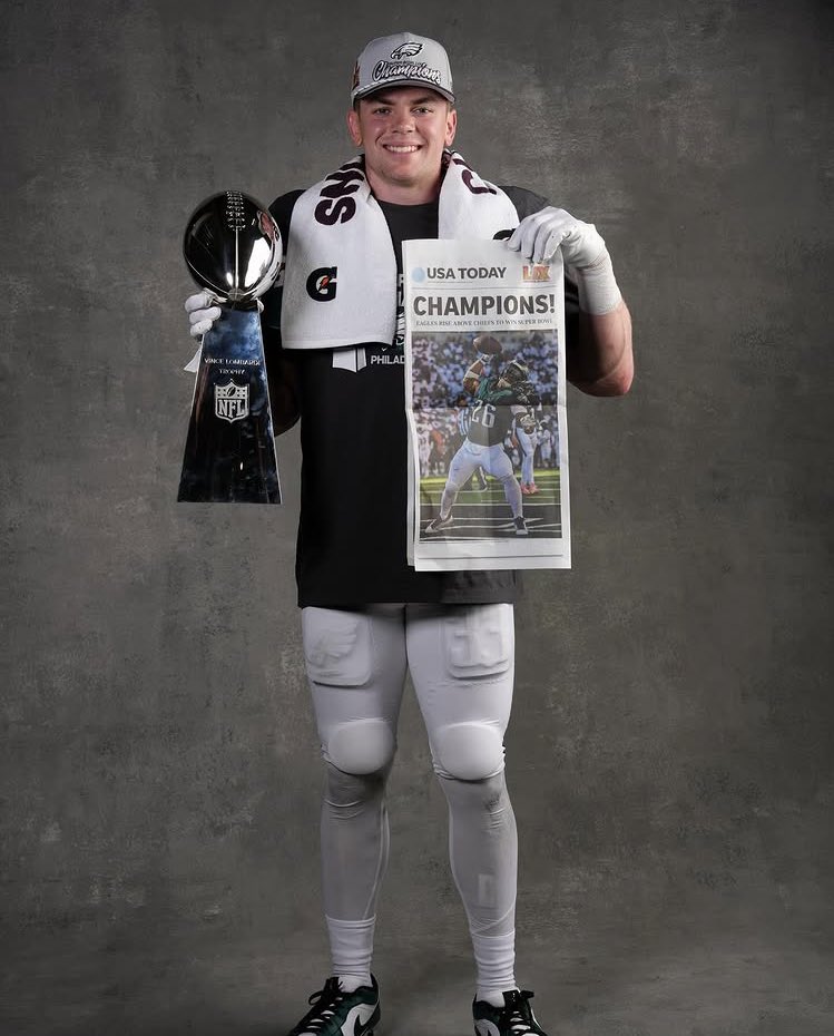 Quay L.Jones🦅 #FlyEaglesFly SBLIX CHAMPIONS!! tweet media