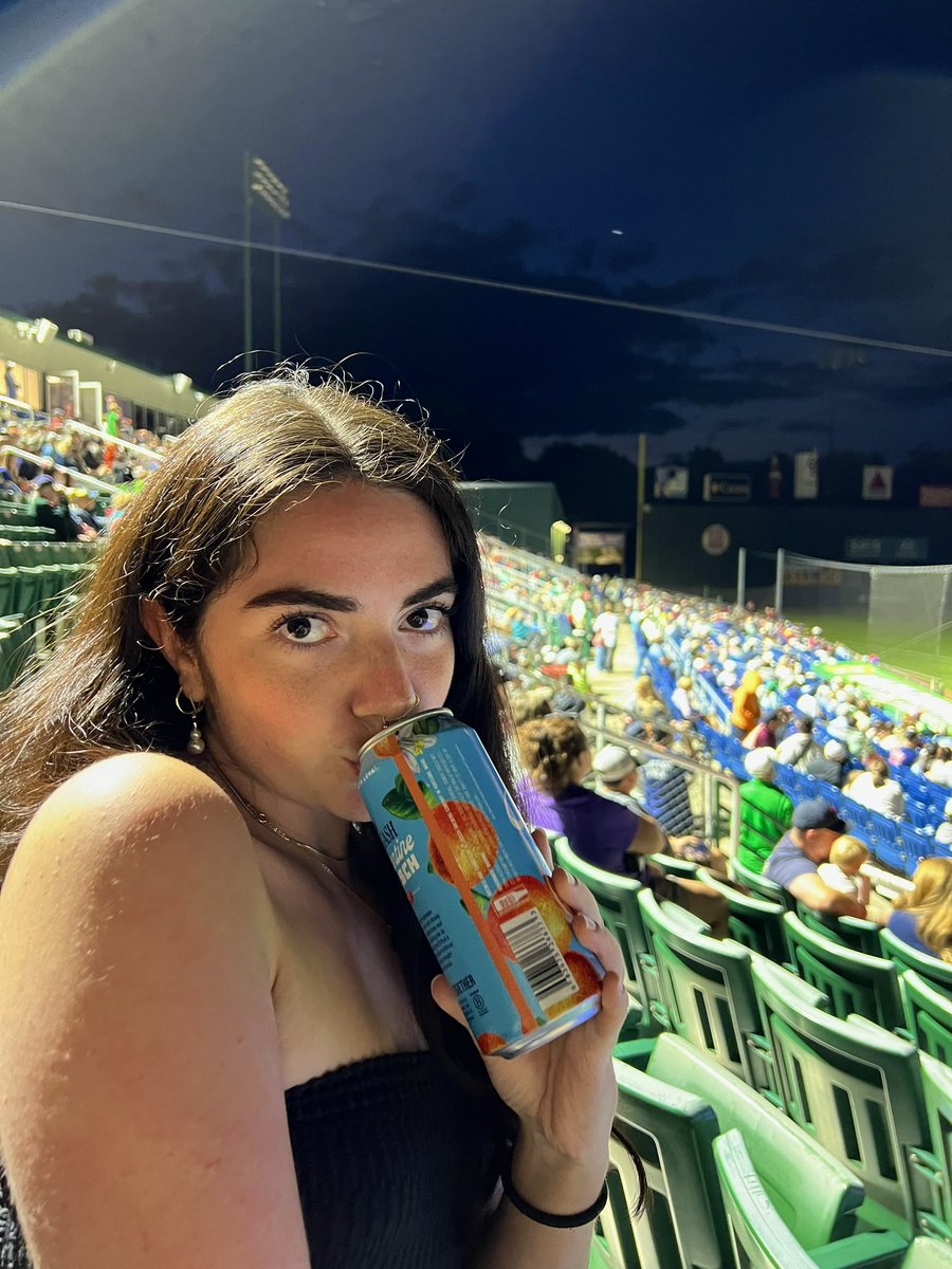 tvnafish's tweet photo. hi #baseballtwt &amp; #baseballgirlies 
i'm jess! i'm a die hard mainer, educator, and newer baseball fan :) i'm looking for some new mutuals to get to know while my account is public! https://t.co/aQn11zl1np
