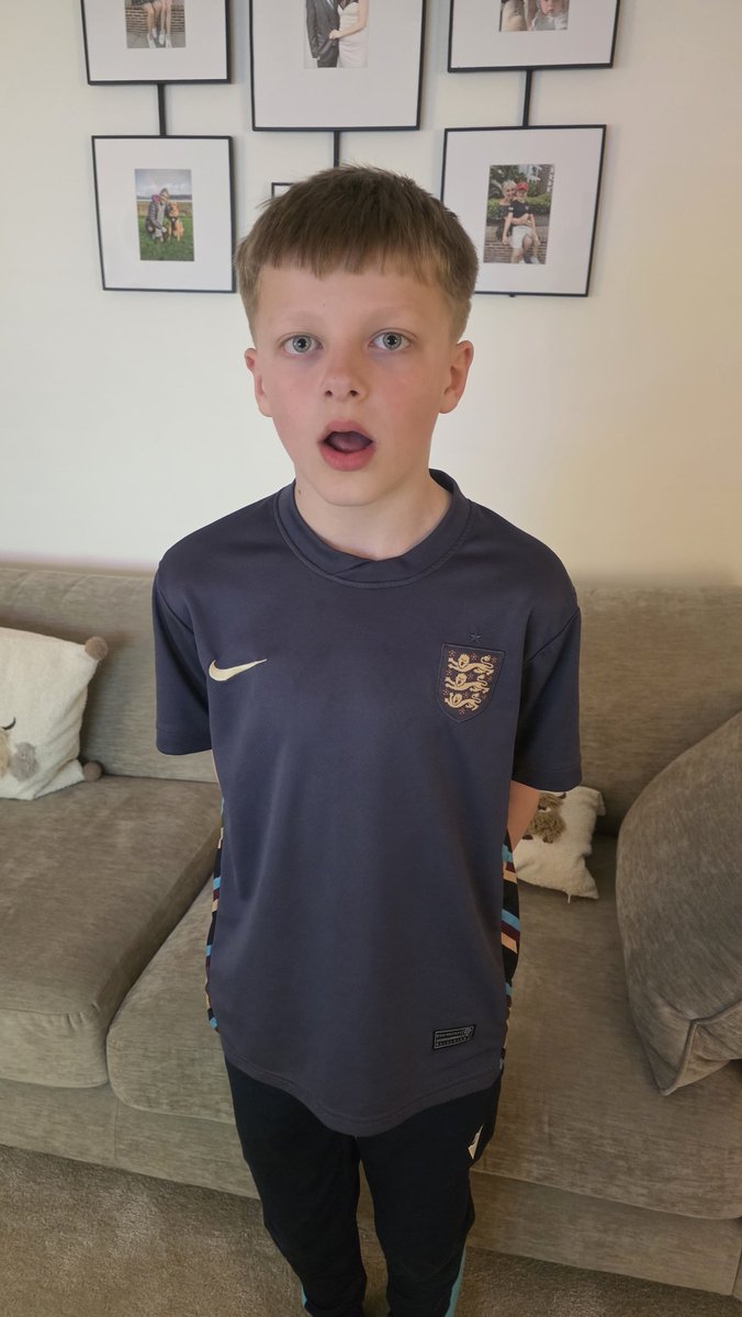 Selhurst Eagle ❤️💙🦅🏆 tweet media