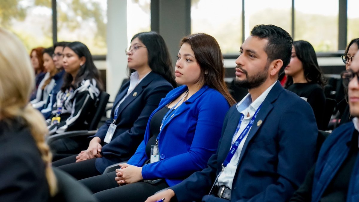 InstDJGGuerrero's tweet photo. Finalizamos con éxito el Curso Especializado en Ceremonial y Protocolo Diplomático. 🎓💪

Durante el proceso formativo, funcionarios públicos tuvieron la oportunidad de fortalecer sus conocimientos en:
✅ Etiqueta
✅ Normativa internacional
✅ Ceremonial diplomático https://t.co/5dAnlk1bW8