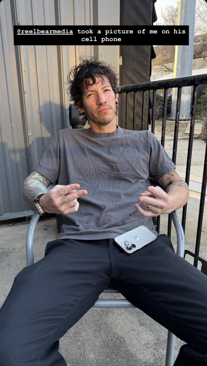 AleAle |-/ tweet media