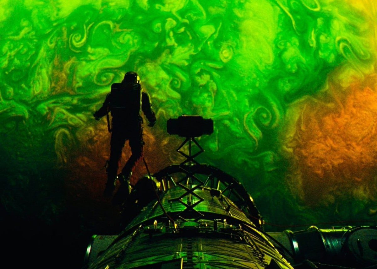 Recent Book Adaptations at the Box Office:

• The Running Man - $69M

• Regretting You - $90M

• Mickey17 - $133M

• Wuthering Heights - $235M

• It Ends With Us - $351M

• The Housemaid - $400M

• #ProjectHailMary - $500M+ (Projected)