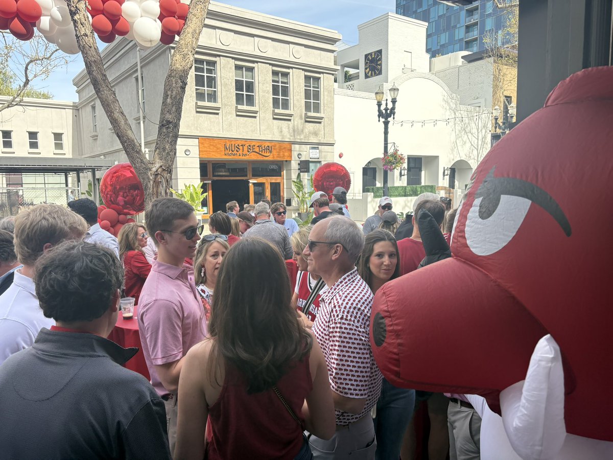 Arkansas Alumni Association tweet media