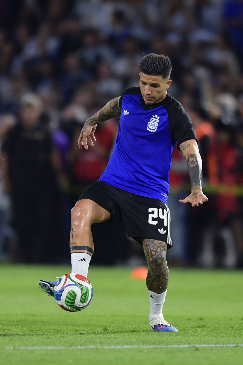 (CFC) OBEY tweet media