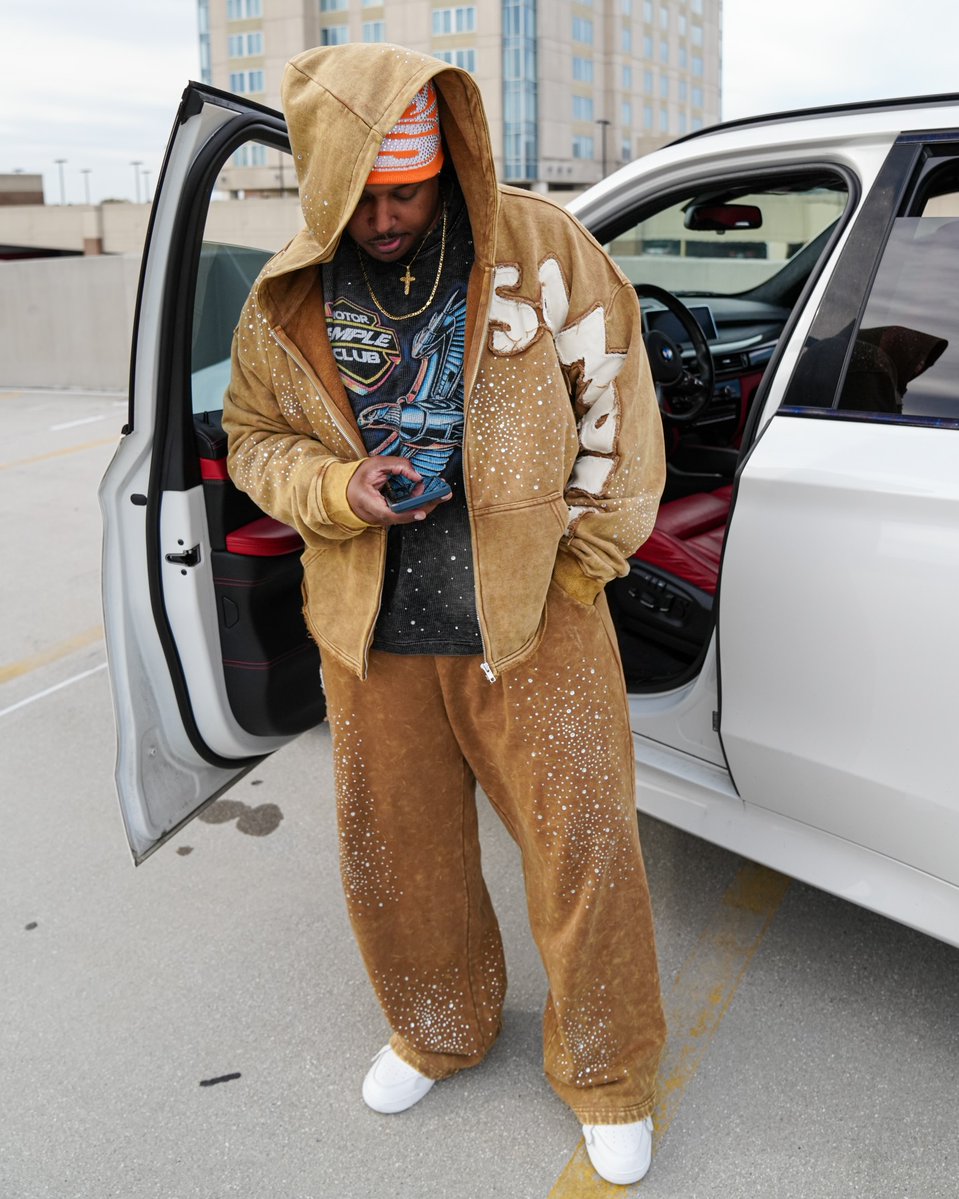 Sample Industries tweet media