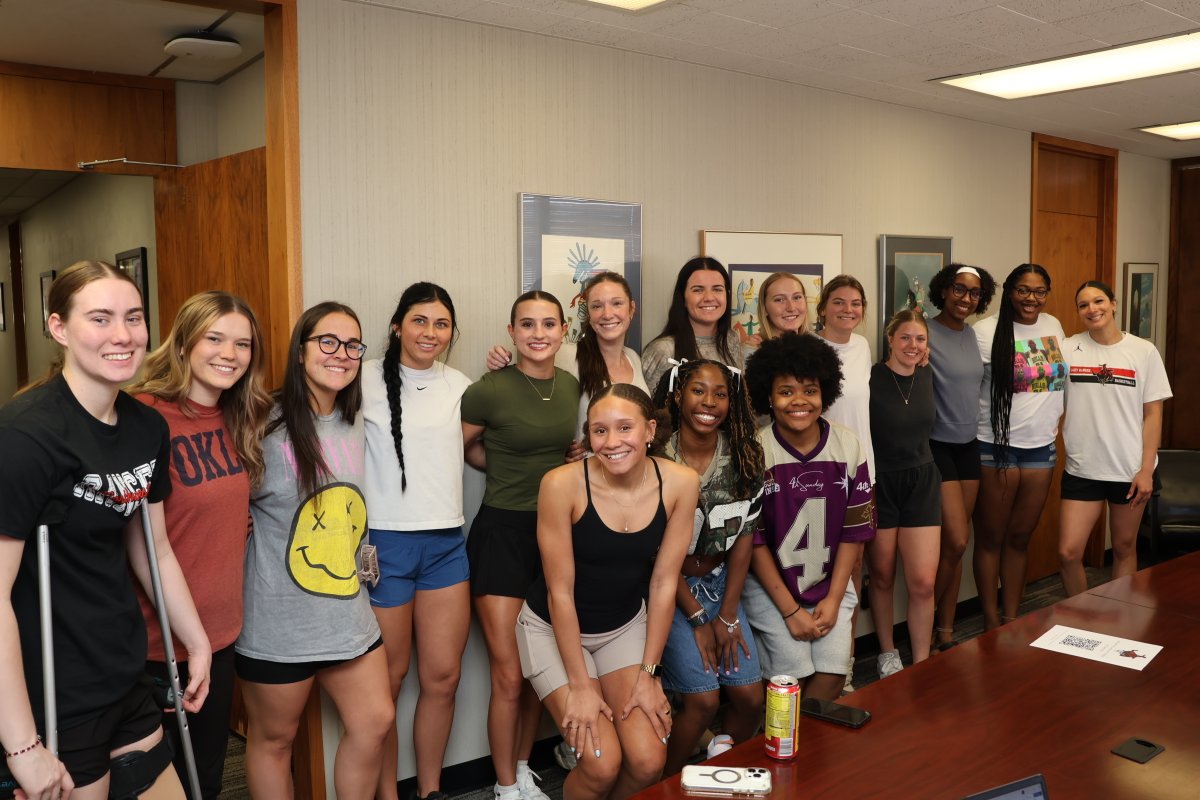 NWOSUAthletics's tweet photo. WBB | Getting Fitted 💍 https://t.co/LSIrwSddbp