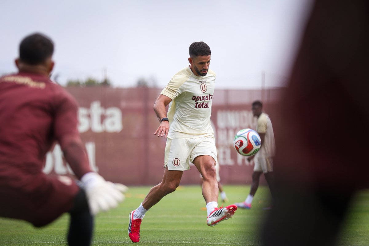 Universitario tweet media