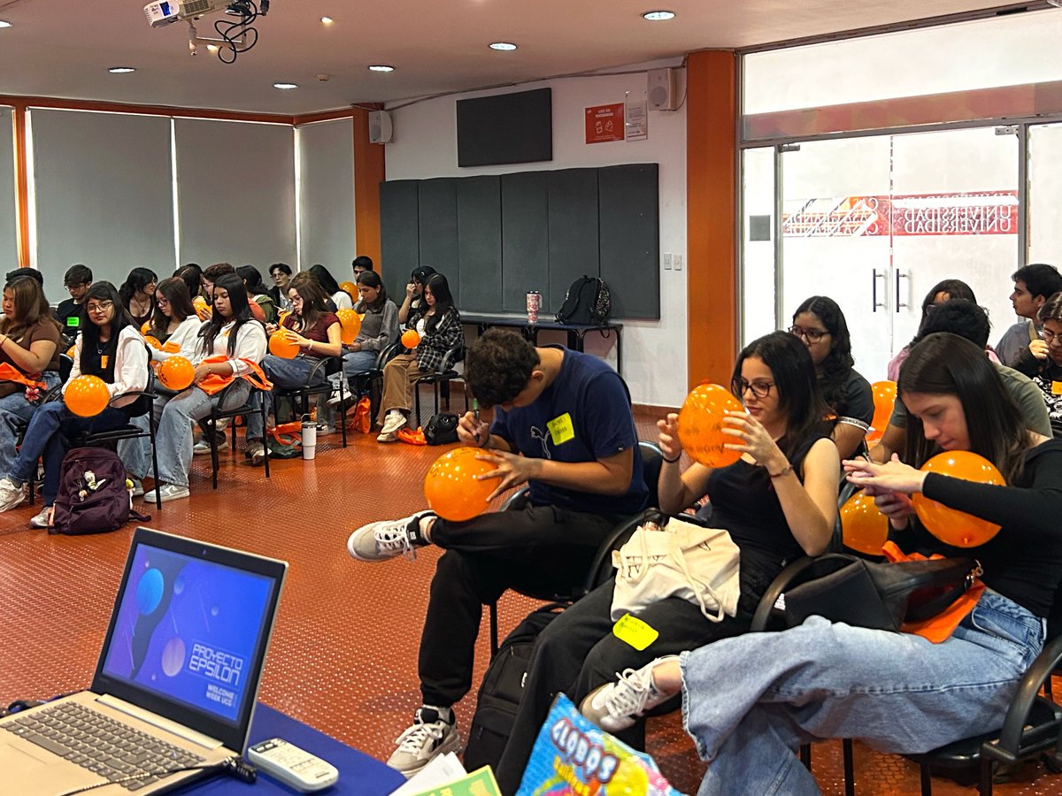 ucasagrande's tweet image. Cerramos una Welcome Week inolvidable 💫

Risas, retos y nuevas amistades que marcan el inicio de esta etapa. Nos despedimos con energía a tope y listos para lo que viene 🚀

¡Aún estás a tiempo de inscribirte! 🧡

#WelcomeWeek #VidaUniversitaria