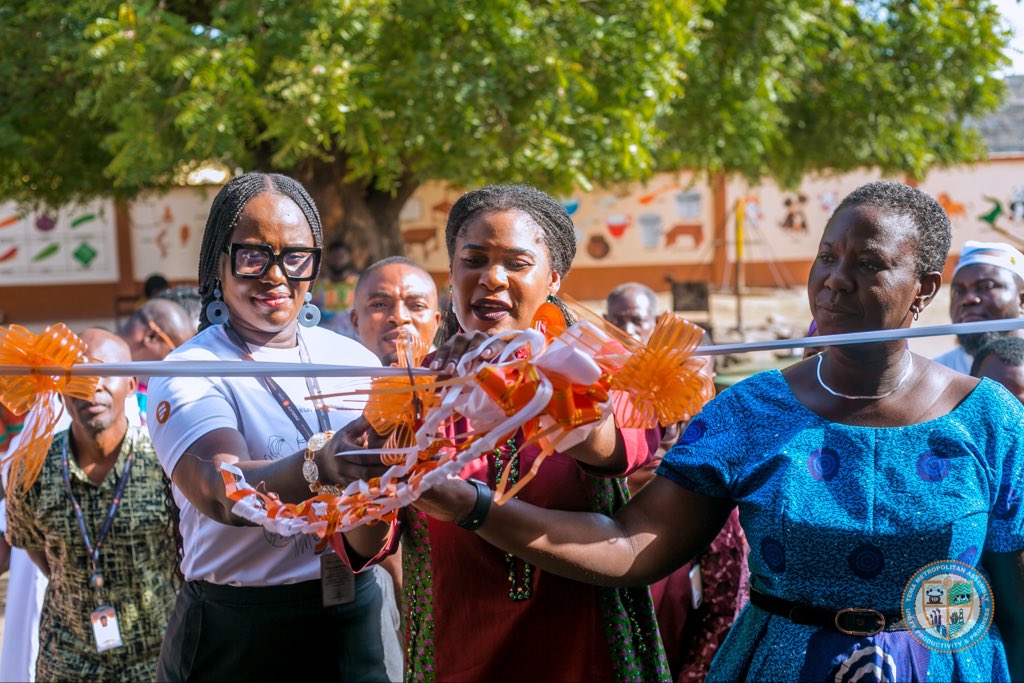 Ebi Bright tweet media