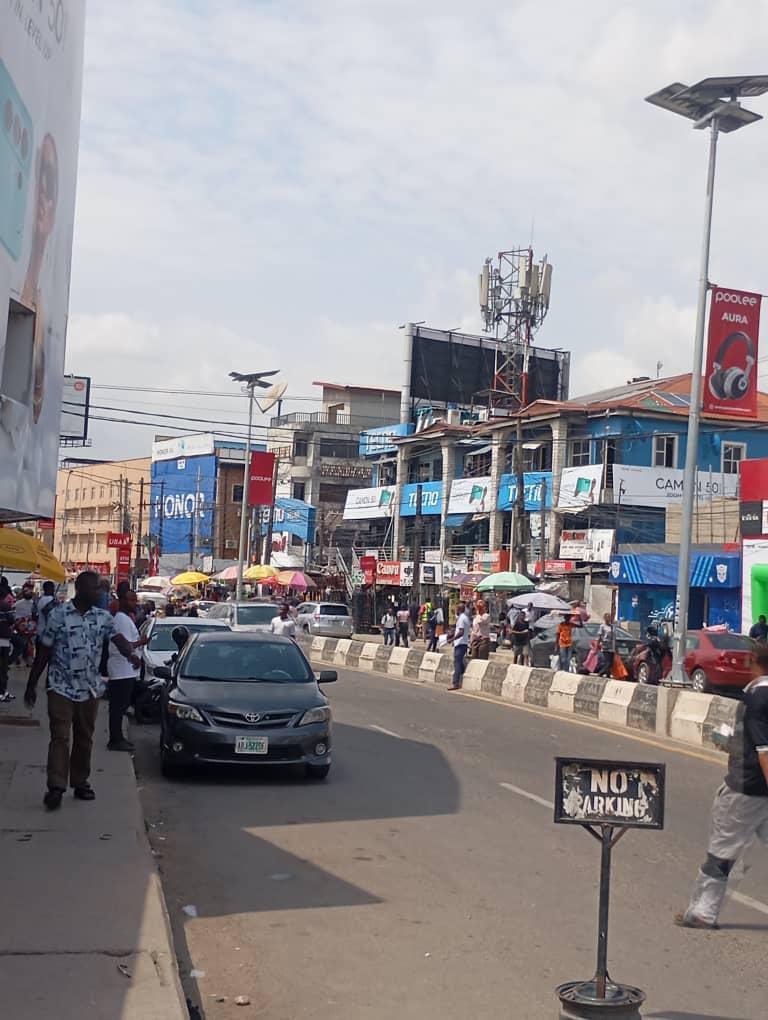 D E N A R O tweet media