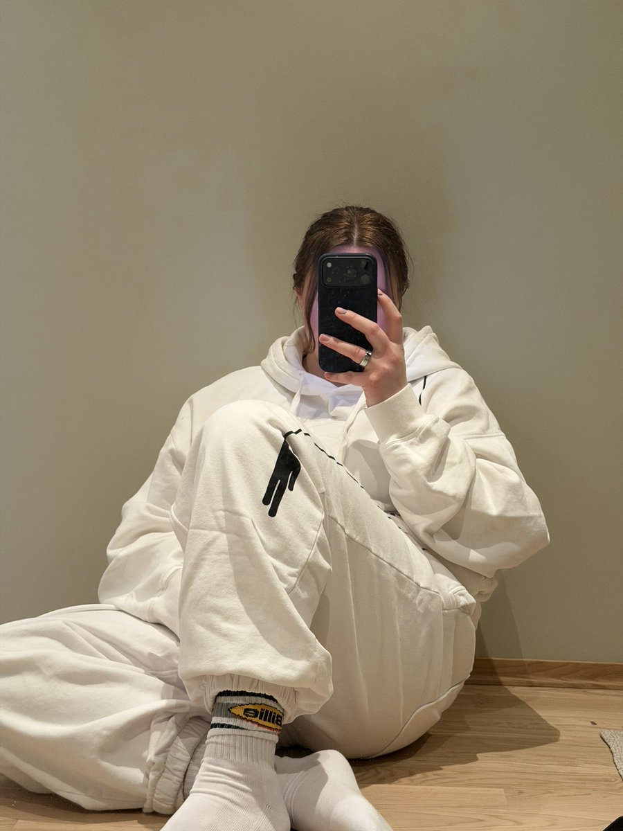 seline ★𑣿 tweet media