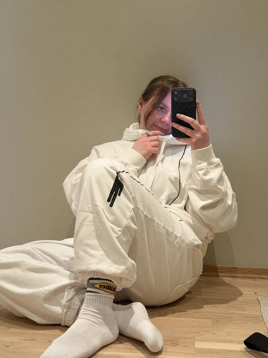 seline ★𑣿 tweet media