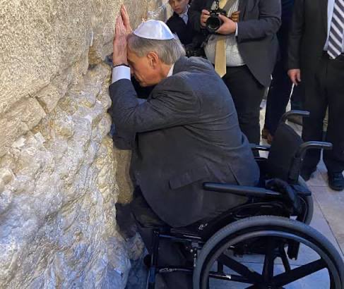 Apolitical tweet media