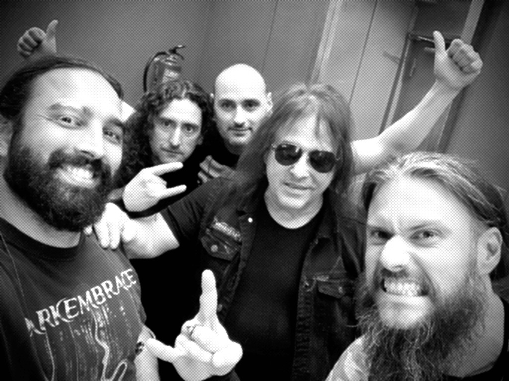 DarkEmbraceBand's tweet image. We shared roads, stages, and moments with you in 2022 across two unforgettable weeks. Time moves on, but what you gave remains forever.
Your legacy is eternal.
Our hearts are with your family and friends.
Ross, rest in power 🖤 🎸⚔️

#rosstheboss #restinpower