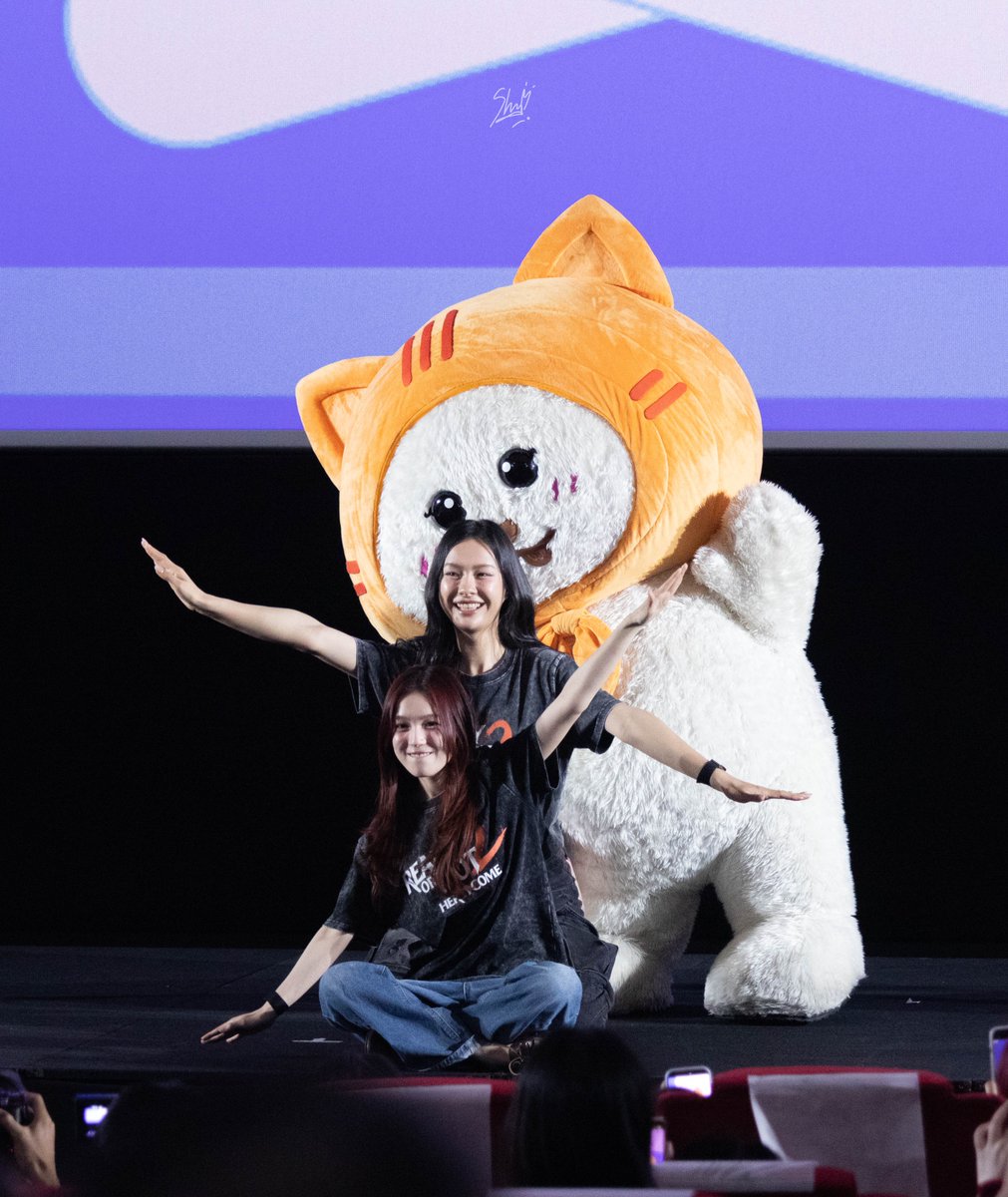 These aren't just people... This is a "Family".
💚💖🧡

MILKLOVE MUVMUV RON2 
#SFxMilkLoveMuvmuv 
#MilkLove #MUVMUV 
#มิ้ลค์เลิฟ