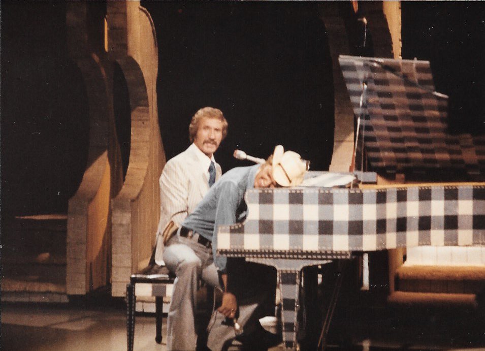 Fridays are better with friends…

📸: Marty’s Spotlight on July 26, 1978 with fellow country music legend Jerry Reed 
#MartyRobbins #JerryReed #classiccountry #MartyMemories #countrymusic